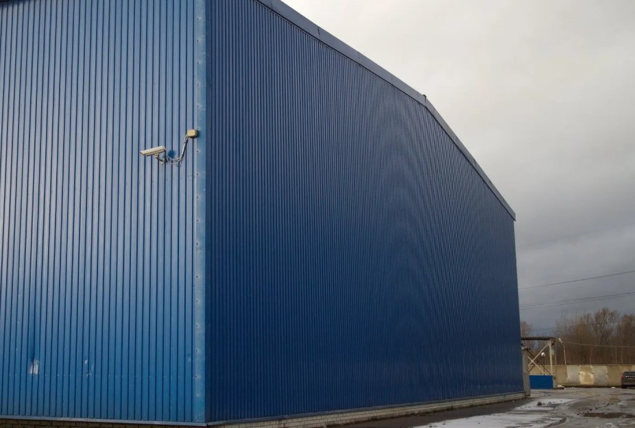 Warehouse Mezzanines can be Your Business Advantage - corner of a large shed